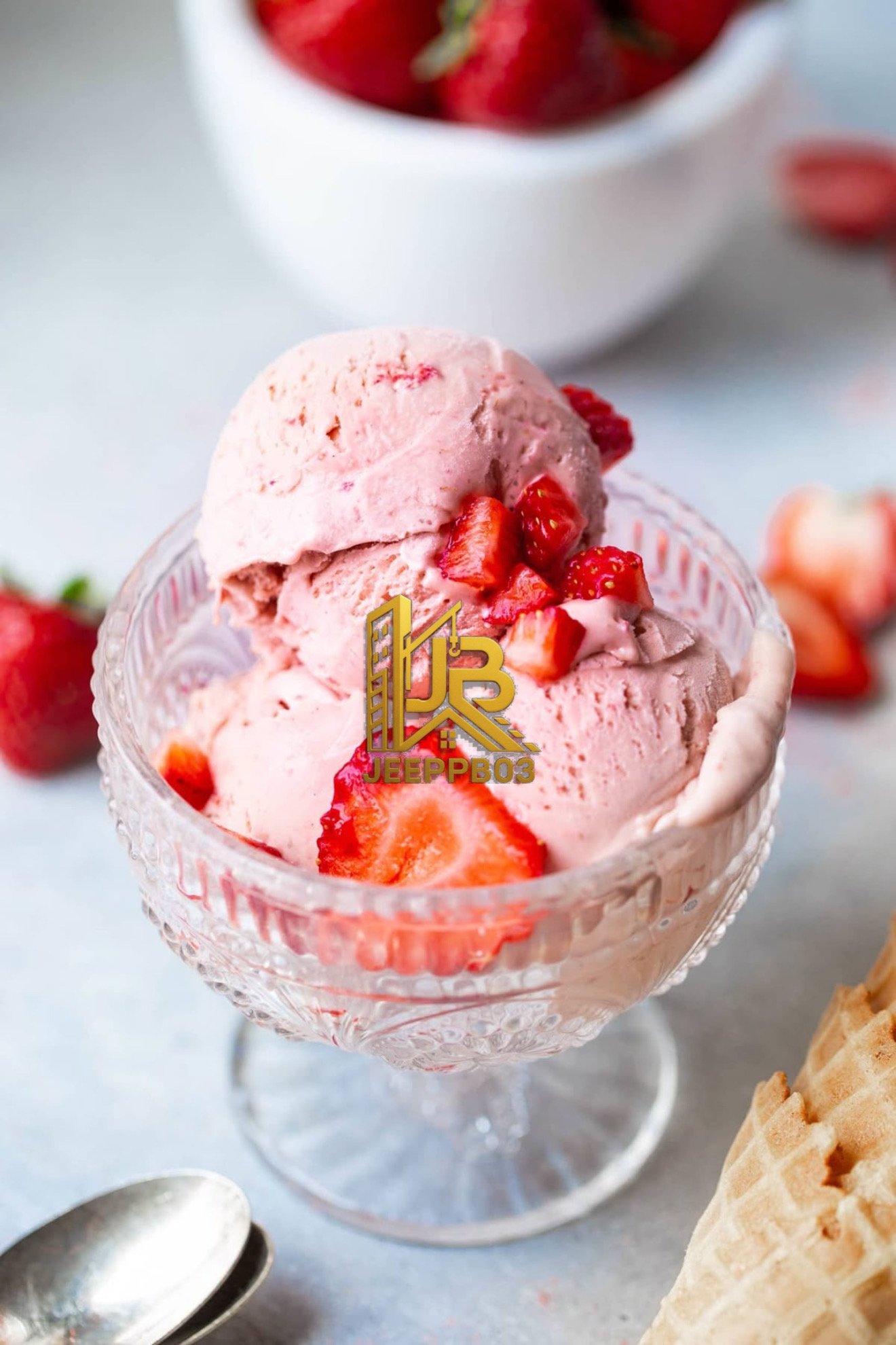 STRAWBERRY  ICE  CREAM 